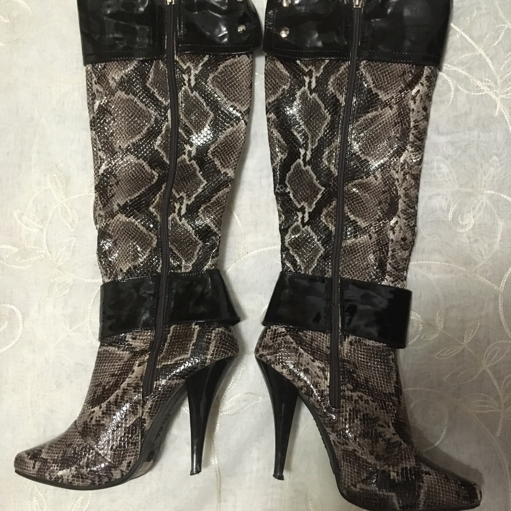 Shoes - Picture 2 of 4
